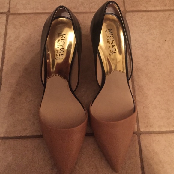 Michael kors pumps