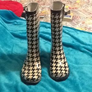 Rain boots size 10