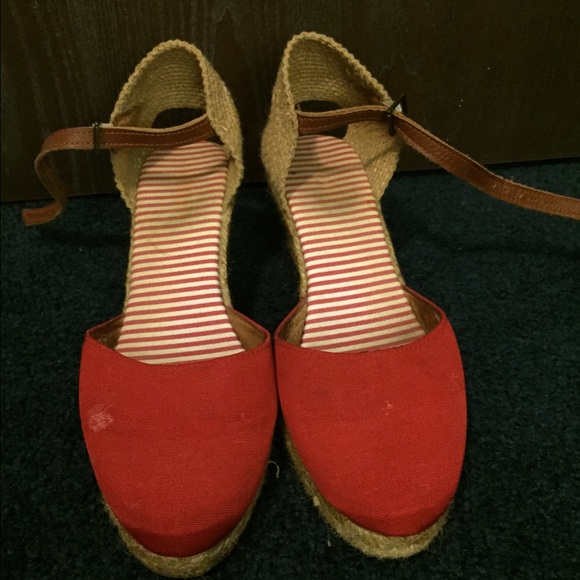 Red wedges! - Picture 1 of 4