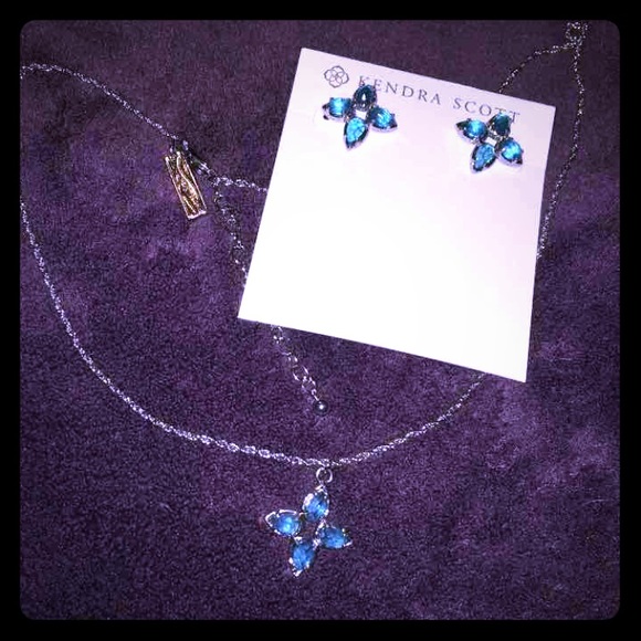Kendra Scott matching necklace and earrings