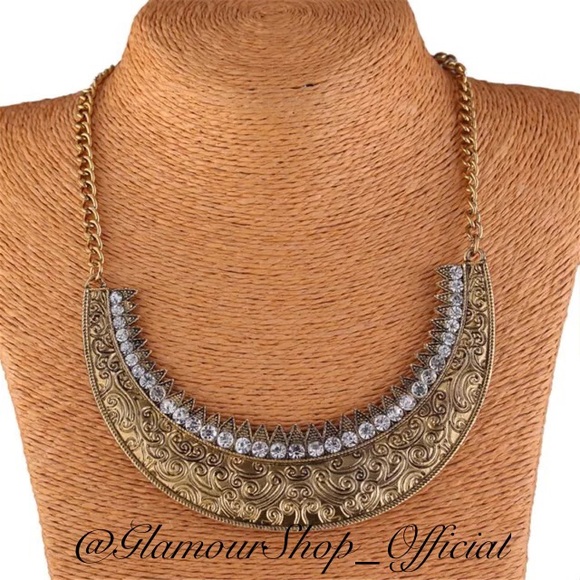 Bib necklace
