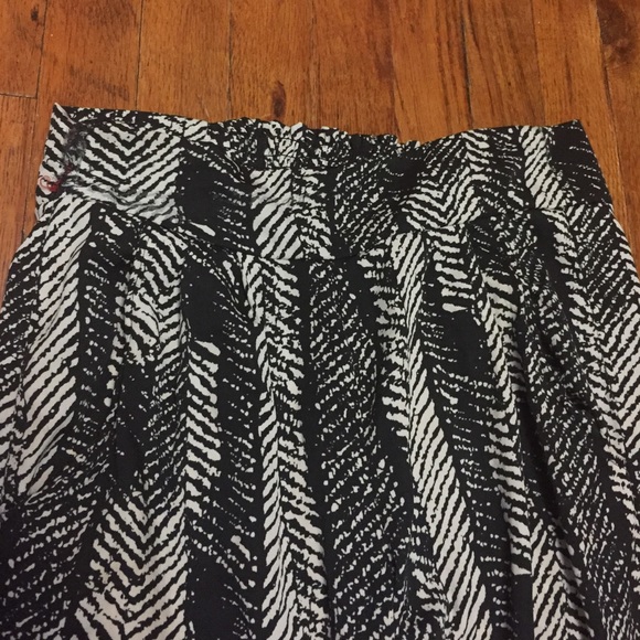 High Waisted Black & White Pants - Picture 3 of 4