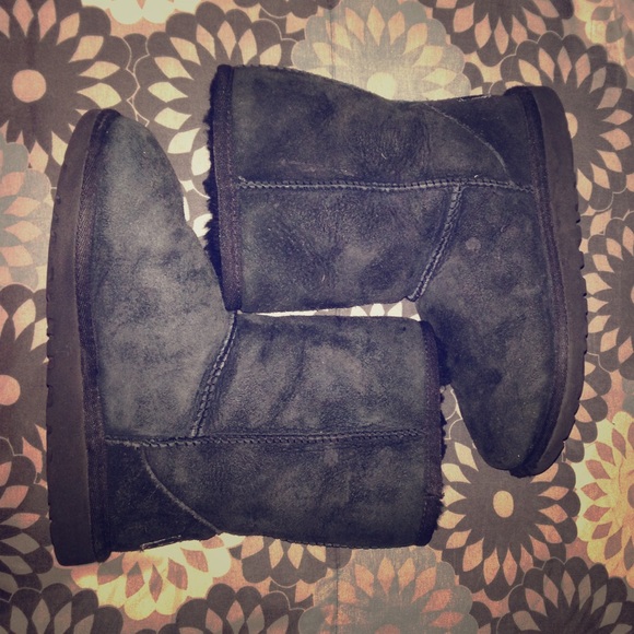 BLACK UGGS!!! kids