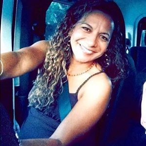 Meet your Posher, Corina