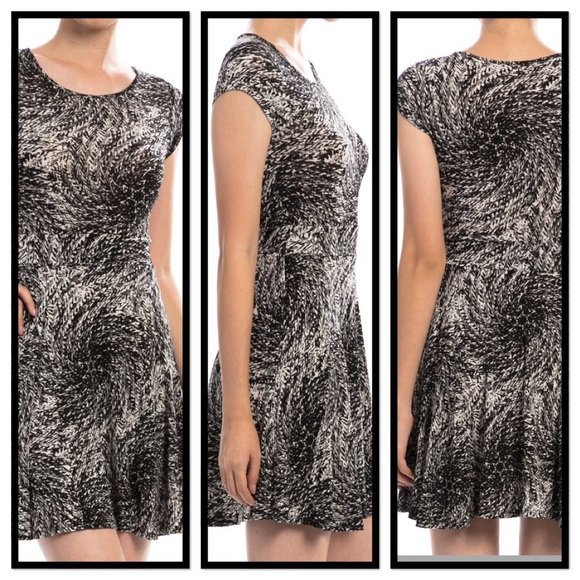 SOLD!!!!! BLACK AND WHITE ABSTRACT PRINT DRESS - MED - Picture 3 of 4