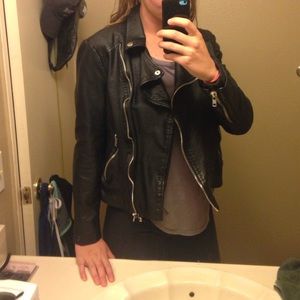 **FLASH SALE ONLY 24 HOURS**Black Leather Jacket