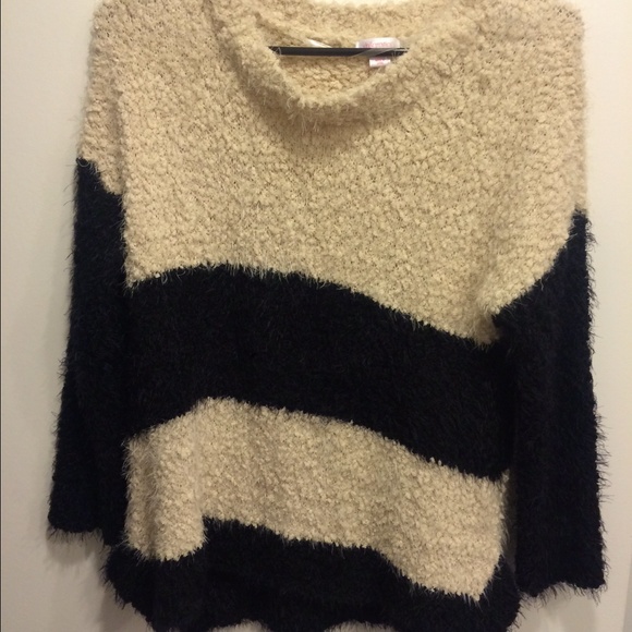 Xhiliration Knit