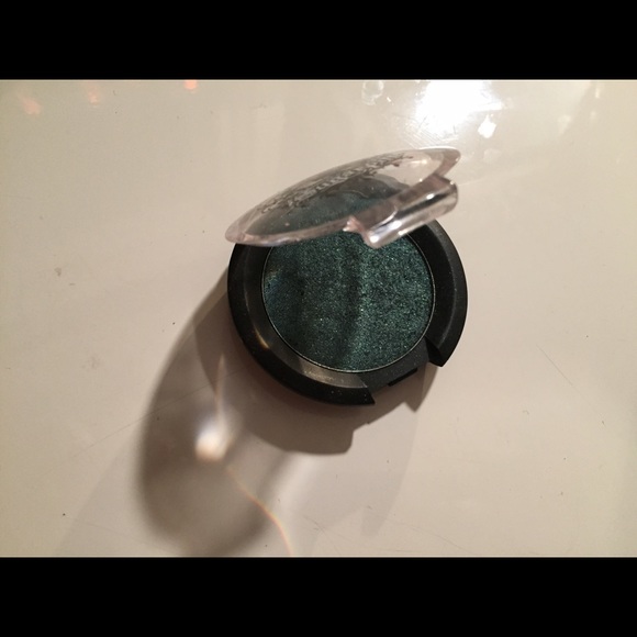 Sugar pill eyeshadow in subterranean