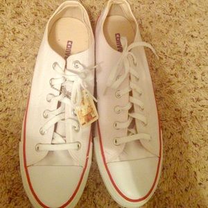 WHITE CONVERSE( men's 11/women's 12)