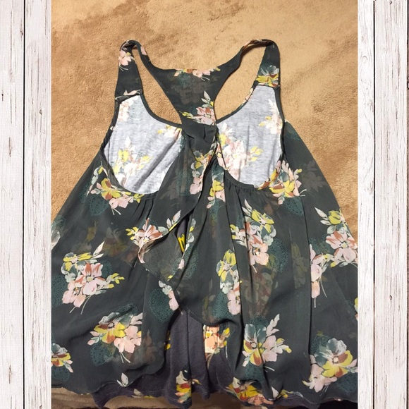 Urban Outfitters tank - Picture 2 of 4