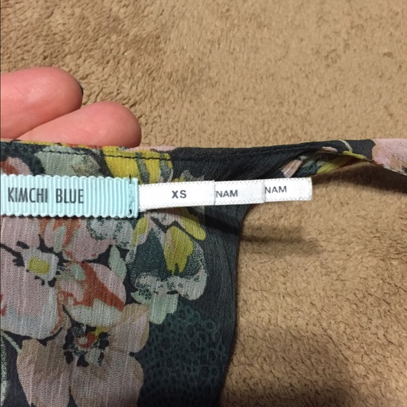 Urban Outfitters tank - Picture 3 of 4