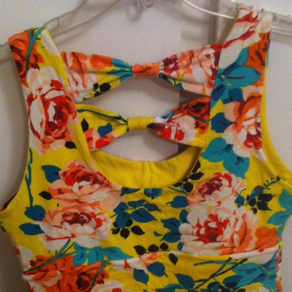 π₯SOOOLDπ₯πHP 11/10π Unique Floral Skater Dress - Picture 2 of 4