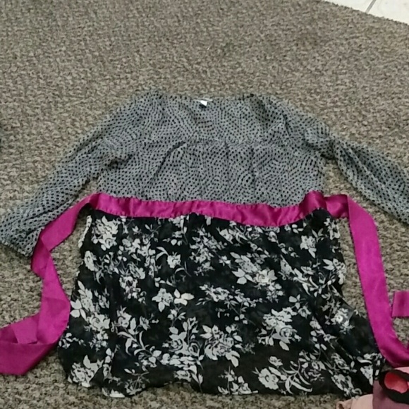 Flowy Blouse - Picture 1 of 3