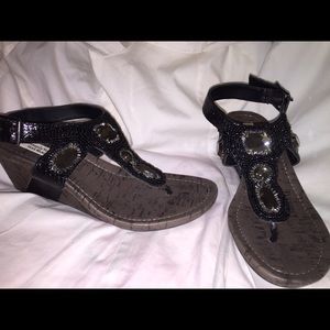 Black sandal wedges