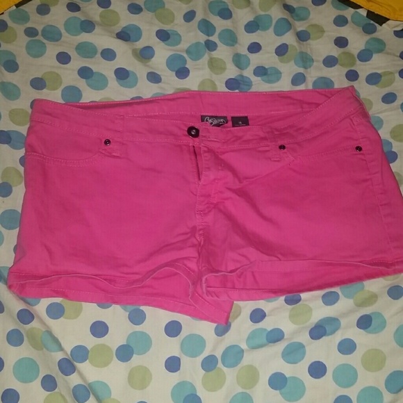 Cute pink shorts - Picture 1 of 2