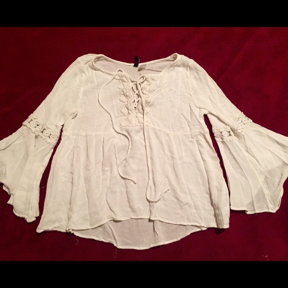 H&M Tops - H&m flare sleeve loose fit top!