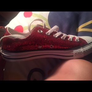Sparkly red converse