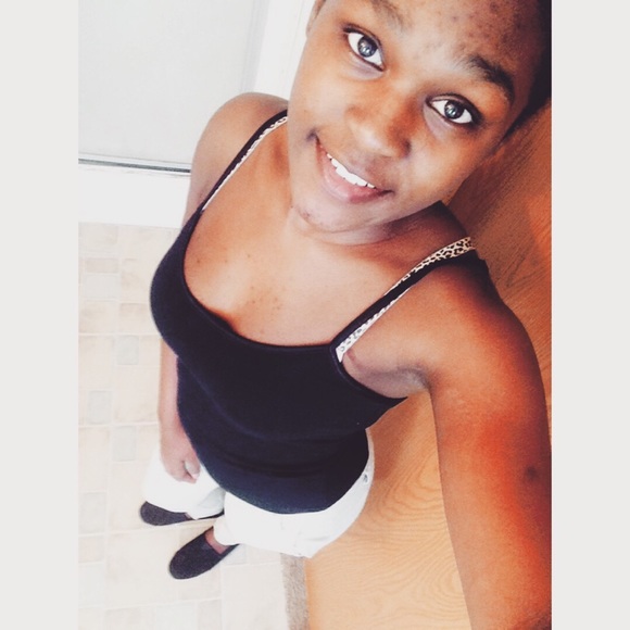 Meet your Posher, Alexis