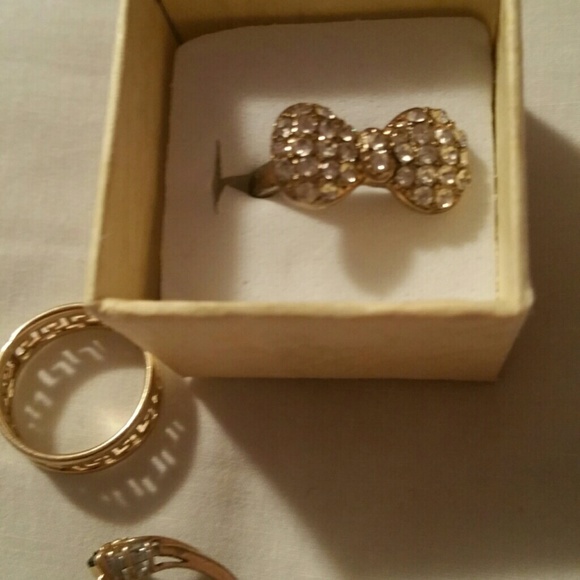 Bow ring - Picture 1 of 1