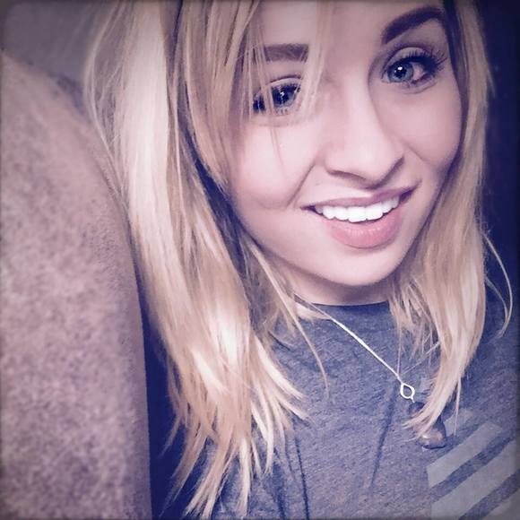 Meet your Posher, Natalie