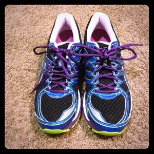 *******SOLD******Asics Gel Kayano 20 running shoes