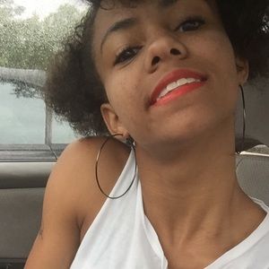 Meet your Posher, Donnizha