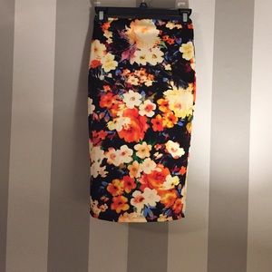 TOBI Floral Pencil Skirt