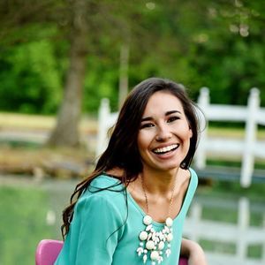 Meet your Posher, Hallie