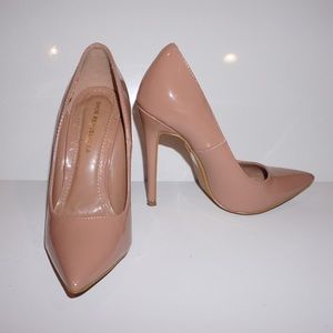 Nude Patent Pumps