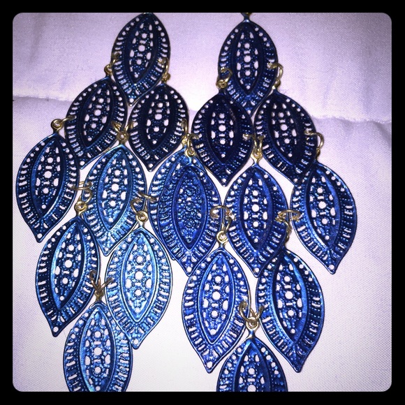 Amrita Singh blue chandelier earrings never worn