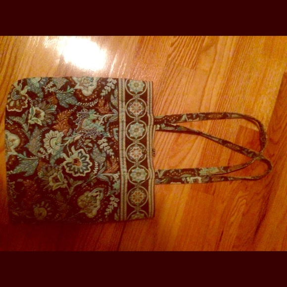Gently used Vera Bradley tote!
