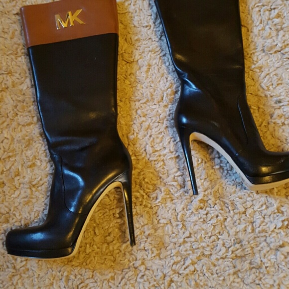 Michael korrs,boots