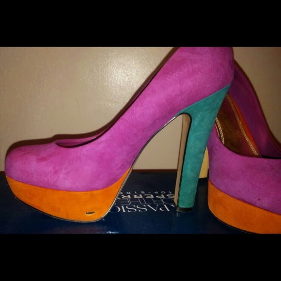 Color Block Pumps - Picture 3 of 4