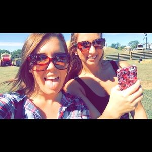 Meet your Posher, Aurora