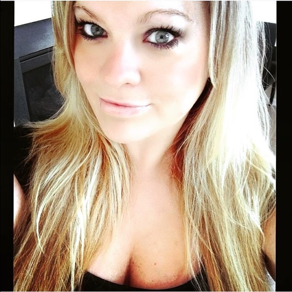 Meet your Posher, Lauren - Picture 1 of 1