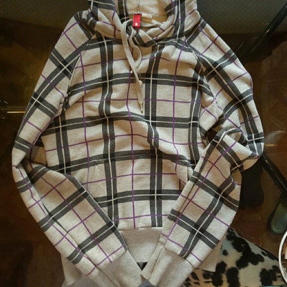 Grey and purple hoodie - Picture 1 of 3