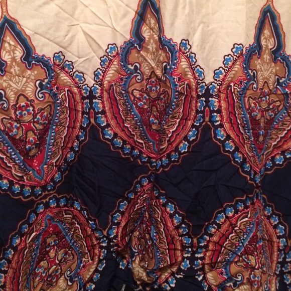 Cute top!!! Brand New! - Picture 2 of 3