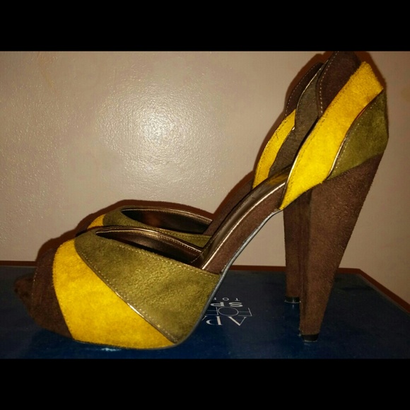 Color Block D'orsay Pumps