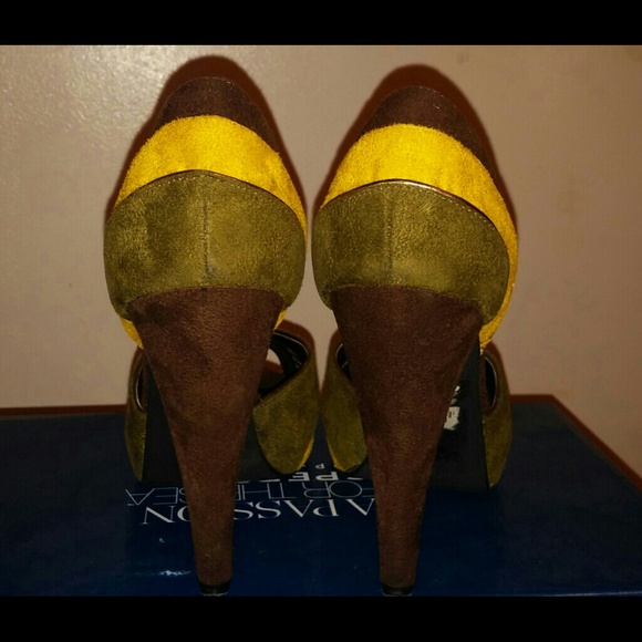 Color Block D'orsay Pumps - Picture 3 of 4