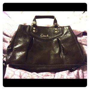 Coach purse, never been used, the tag is still on