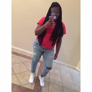 Meet your Posher, Danielle