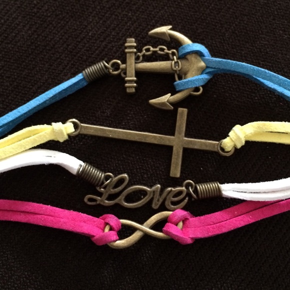Multi strand bracelet NWT