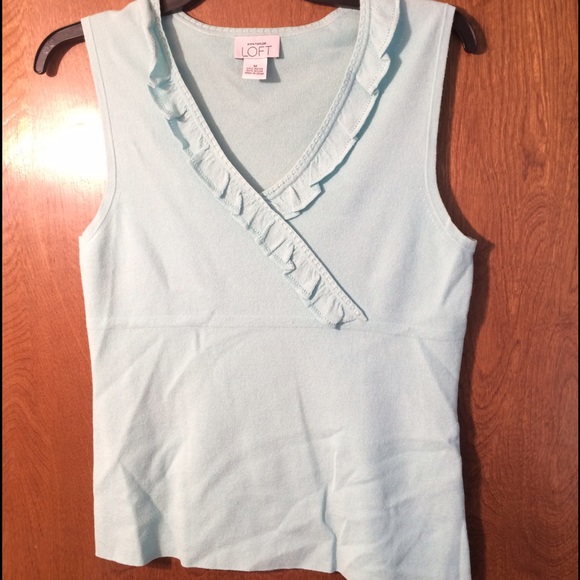 Ann Taylor Loft beautiful baby blue top