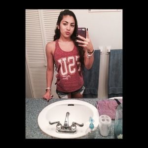 Meet your Posher, Nina