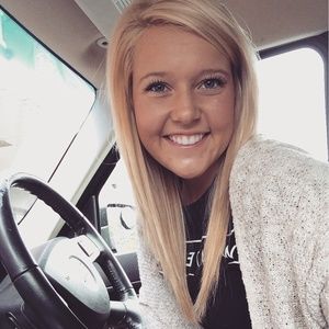 Meet your Posher, Abby