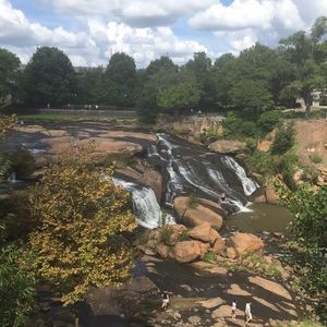 Meet your Posher, Mira