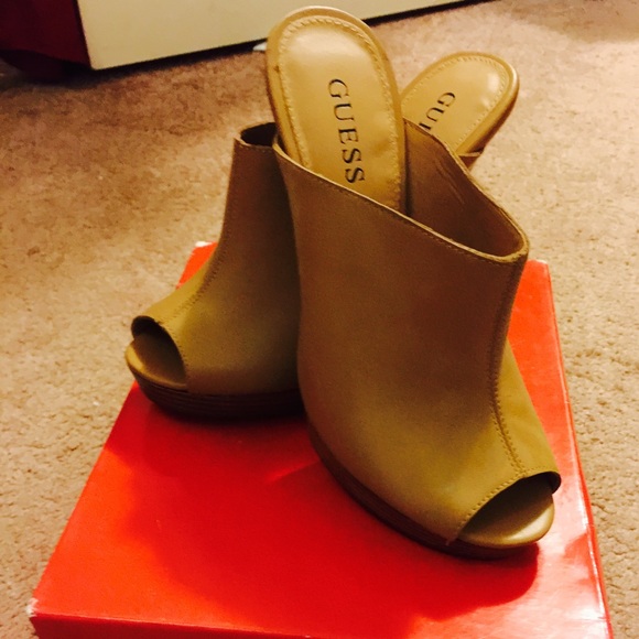 ~ SOLD~ Guess shoes - Picture 2 of 2