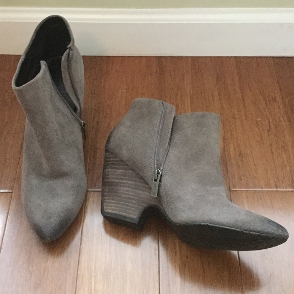 Kenneth Cole Reaction suede booties