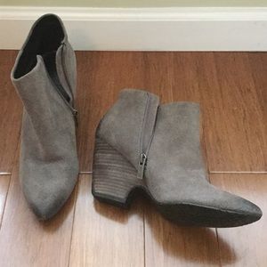 Kenneth Cole Reaction suede booties
