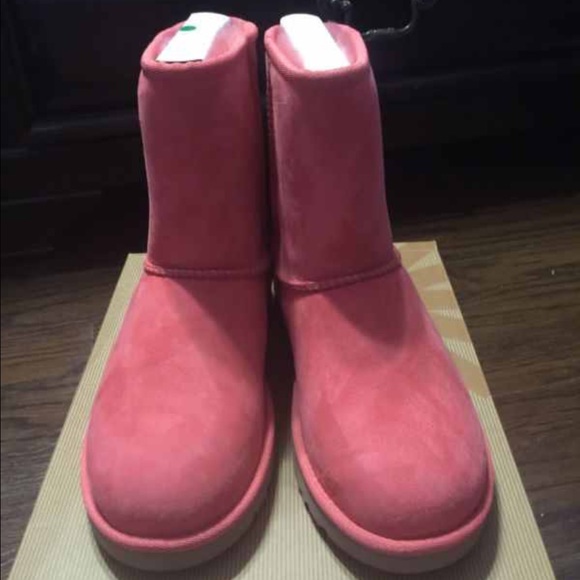 Classic Short Coral Uggs - Picture 2 of 4